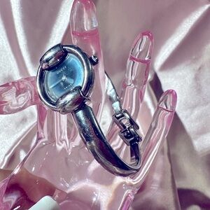 Gucci Watch 1400L Bangle watch 25mm Women's Black X Silver